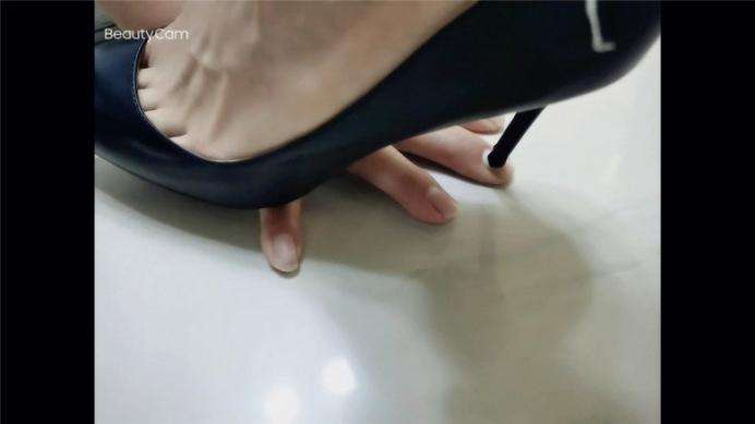 234948cz4aiix240aq0il3.jpg