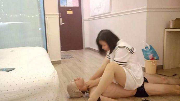 212430qqdsft4sxb1fstdv.jpg