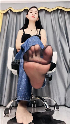 【琳达】贱狗进来仰望我    250828-20BP