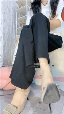 【苒苒】上课偷看字母圈小说被S老师发现    250907-16BP