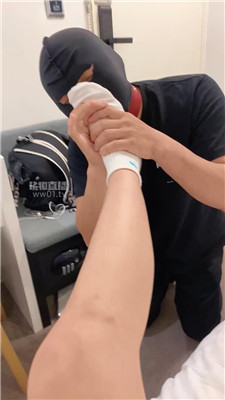 【台湾婲】可爱白袜小妹虐刑狗