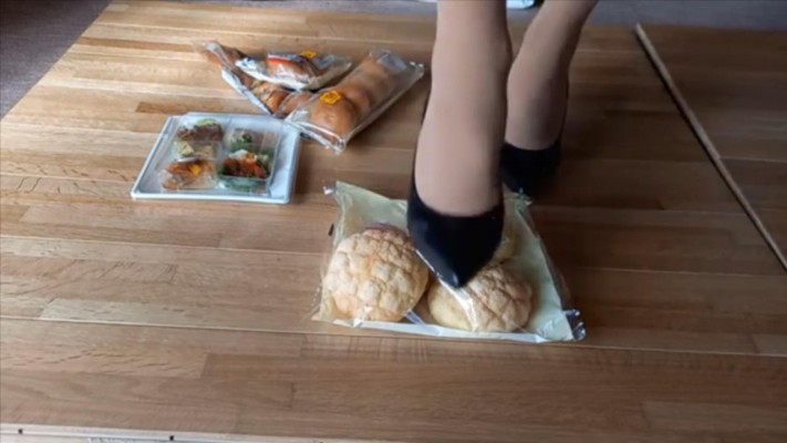 高跟踩食物   JS251015~7BP