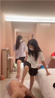 【小宇狗狗】双S-轮流踩虐贱奴