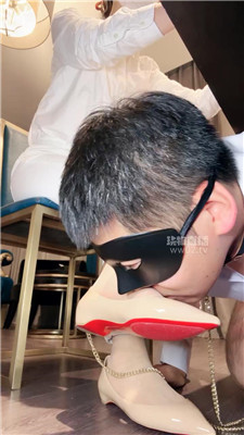 【晚晚】桌底视角-白领的脚下M