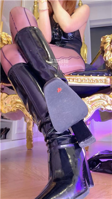 【玥樾】靴子炸爬进来    251017-41BP