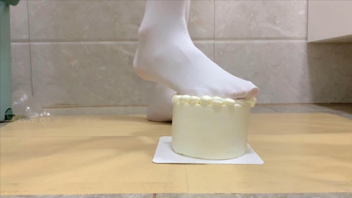 白丝踩水果蛋糕，多语言 bf59325BP