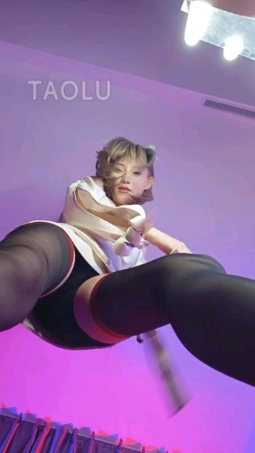 禾he:双丝裸足胯下口水倒计时