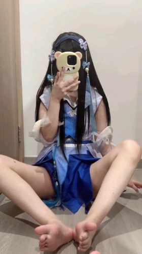 抖音足控博主小卿定制拍摄玉足