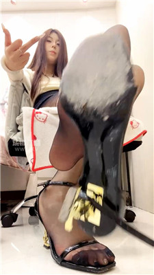 【小懿】黑丝乳母SJ    251229-15BP