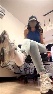 【榕】白袜裸足诱惑    260202-7BP