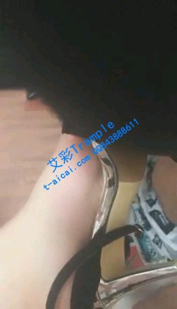 【调教视频】【冷颜女王】脏鞋底，原味裸足，深喉，口水，语言羞辱