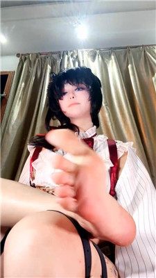 【奶味小仙女】裸足腋下胯下诱惑    260212-8BP